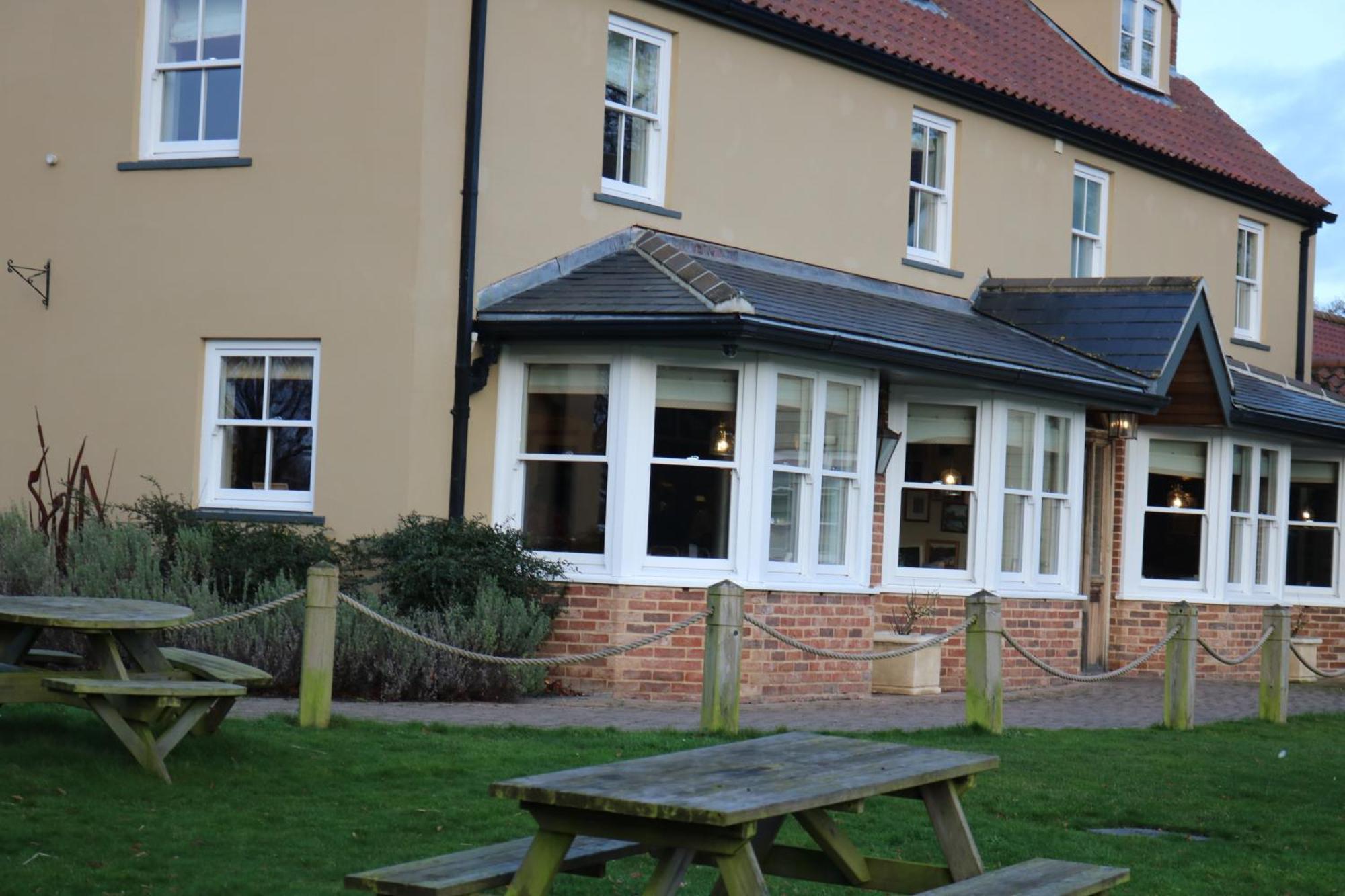 Hectors House Villa Ormesby Saint Michael Exterior photo